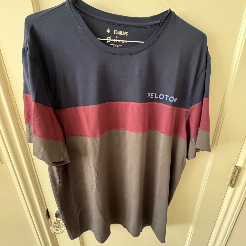 xxl Peloton 4Laps performance workout shirt